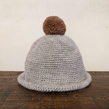／pompom knit cap／ grey×brown