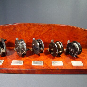 ハンドメイド  フライリール飾り台　重厚　花梨玉杢無垢材＆シルバー925