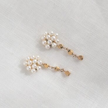 淡水Pearlとヴェルメイユのswingピアス