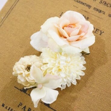 レトロピンクローズのミニコサージュ