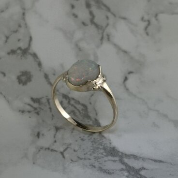 天然オパールリング　１０金イエローゴールド (k10)