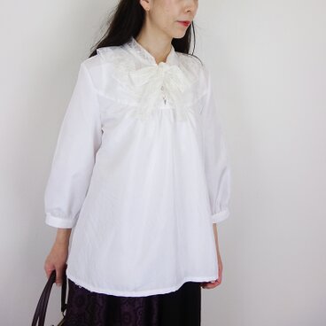 [予約販売] ワッシャーラッセルレースボータイブラウス