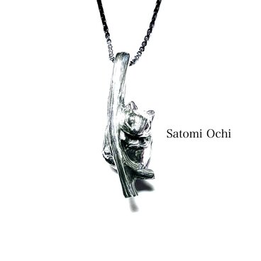 エゾモモンガのネックレス