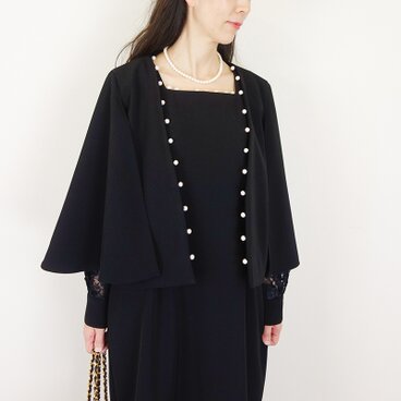 [予約販売] ブラックジョーゼットパールボタンケープジャケット
