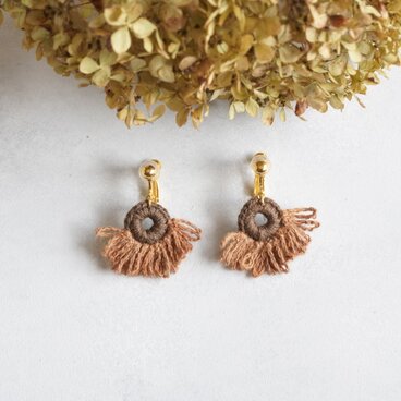 耳飾り – 雛菊 – ブラウン