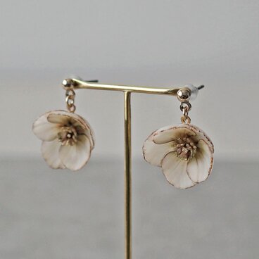 Christmas rose pierce/earring (white)
