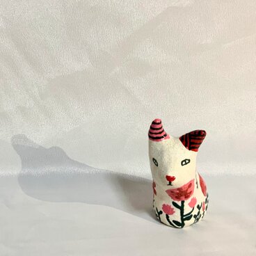 華やぐ　気の抜ける暖色犬