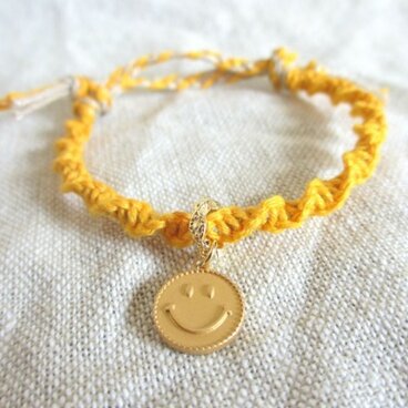 ヘンプブレスレット【イエロー/スマイルチャーム】