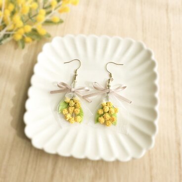 ミモザのブーケピアス