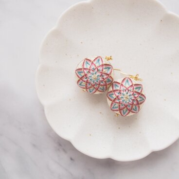 手まりピアス　Blume[花] - 水色 × ピンク -
