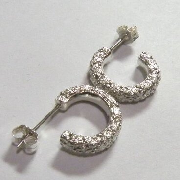 六花　雪のシルバーフープピアス　両耳