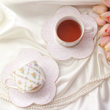 お花が咲いてるティーカップ＆ソーサー