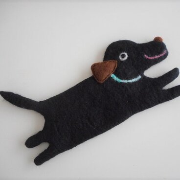 走る犬のケース