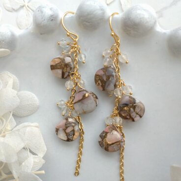 コッパーピンクオパールマロンカットとシャラシャラホワイトトパーズのピアス/イヤリング