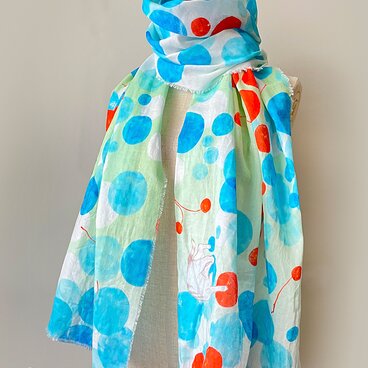 ソーダ水とサクランボドット+ちらっと猫柄タブルガーゼストール