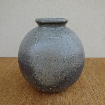 丸い壺
