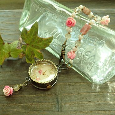 天然石時計　～朝露に光る薔薇~