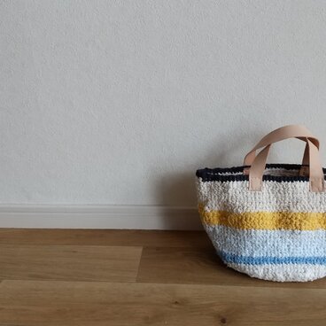 裂き編みのマルシェバッグ