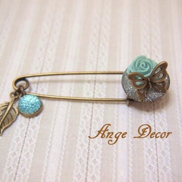 ◆◇ブルーローズ・バタフライのピンブローチ◇◆