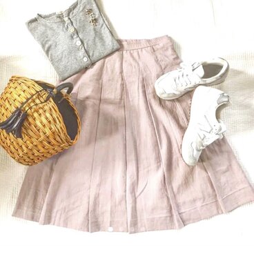 春夏秋の柔らかハーフリネン♪スマートシルエット☆大人可愛いタックフレアスカート グレイピンク