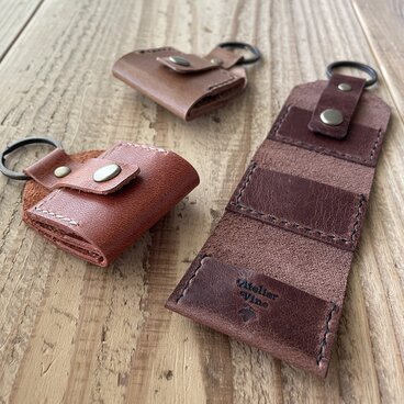 革のピックケース