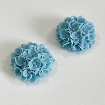 【受注制作】ブルーアジサイ ピアス ポリマークレイ 花 イヤリング ハンドメイドジュエリー 樹脂粘土 手作りのジュエリー