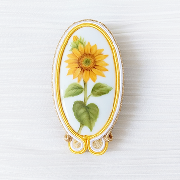 絵付けと刺繍　ひまわりのブローチ /  磁器絵付け / ソウタシエ