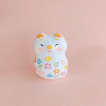 張り子　ねこだるま　お花と葉っぱと(にっこり)