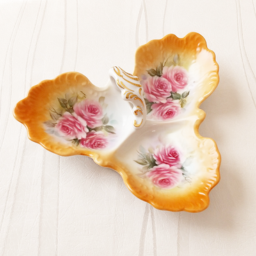 手描き　アンティーク風バラの手付き皿