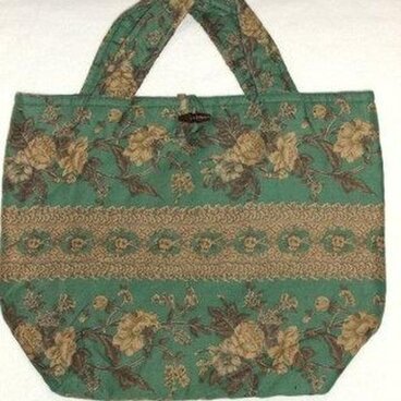 ボーダープリントのリバーシブルバッグ