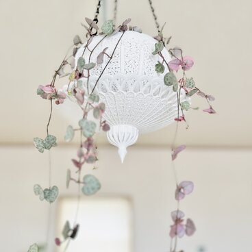 ハンギングプランター　吊り植木鉢　吊り鉢　white