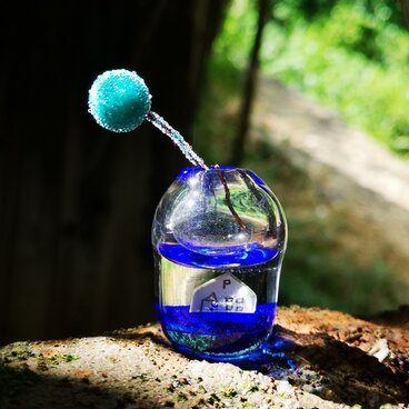 小さな家の一輪挿し　夜