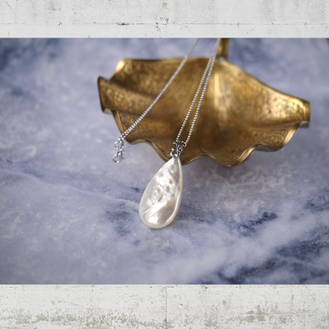 必要だから作っちゃいました-白蝶貝のペアシェイプペンダント-　