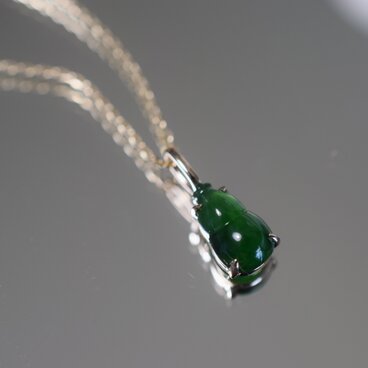 K9-11 ミニ 氷種 瓢箪 天然 本翡翠 9金 ミャンマー産 チャーム ネックレス ペンダントトップ