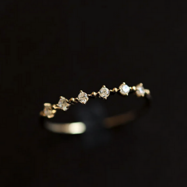 ビジューリング　クリスマス　誕生日　記念日　母の日　プレゼント　ギフト　贈り物　リング　指輪　ラインストーン　クリア