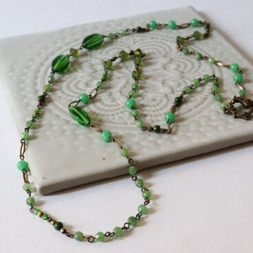 vintageグラスビーズ　ネフライトのロングネックレス