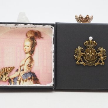 マリーアントワネットF・デコレーションした小物入れ（大）