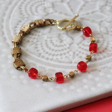 vintageレッドビーズのブレスレット