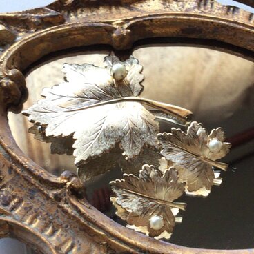 Sara Coventry ゴールドリーフパリュール