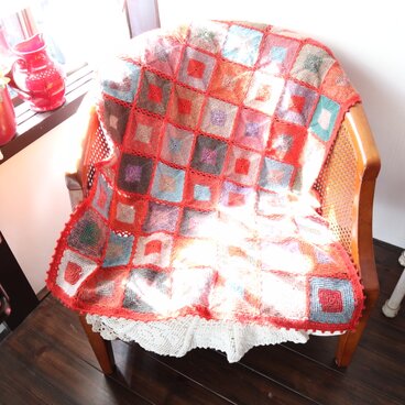 タイルモチーフのブランケット