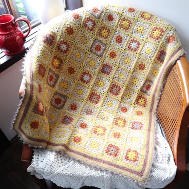 手編みのブランケット（タンポポ）