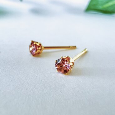 ジルコン×ゴールド シンプル立爪ピアス 金属アレルギー対応