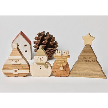 クリスマス飾りセット　(クリスマスツリー・サンタクロース・トナカイ・雪だるま)