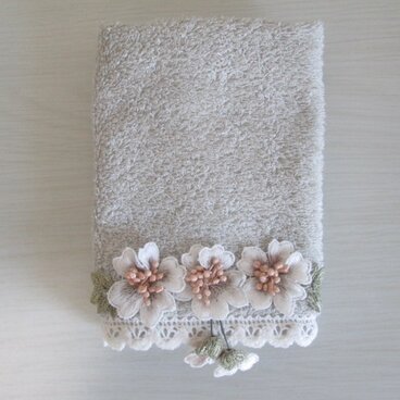 ※レースのお花付きハンドタオル