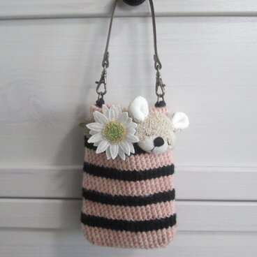 ※お花とクマさん付きのスマホケース