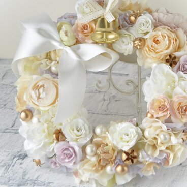 for your rosy future 　花のクリスマスリース：バラ　白　アイボリー　ラベンダー色　ゴールド　クリスマスリース