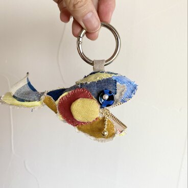 《毎日が楽しくなる》魚バックチャーム"紅葉"    /ドールチャーム　no.166