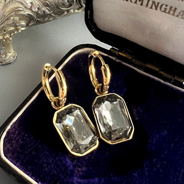 【ifumé】ヴィンテージ風 グレーカラーのビジュー ダングルピアス／イヤリング サージカルステンレス