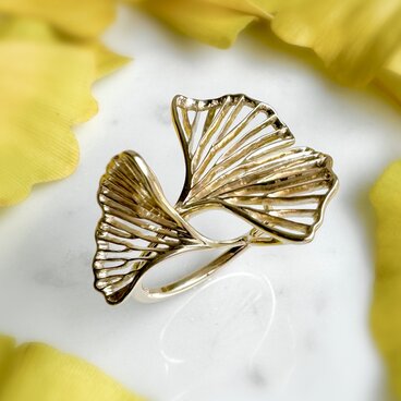 イチョウの葉の指輪　K10