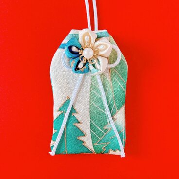 （ツリー）元巫女が作る花のお守り袋